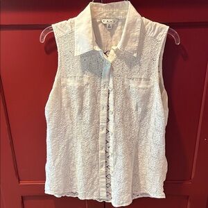 CAbi - White Lace Sleeveless Button Up Top - Size M